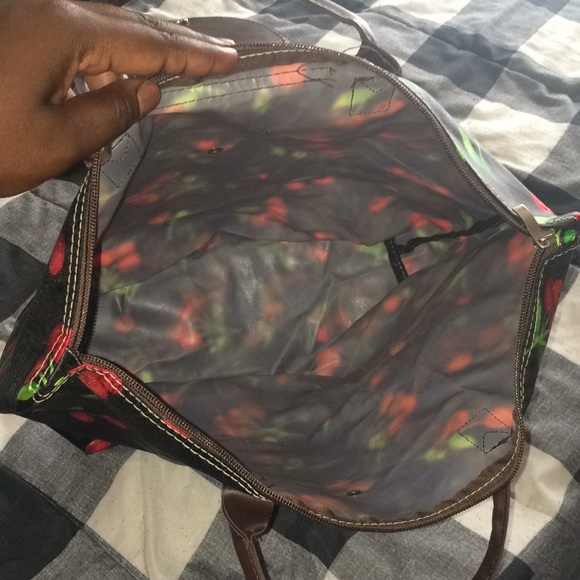 Women’s NEW YORK CITY cherry handbag tote purse - Picture 3 of 6